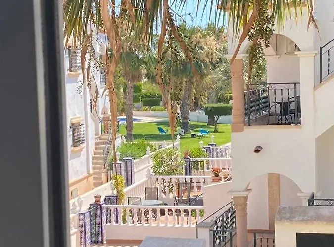 Lägenhet Spacious 2-bedroom Orihuela