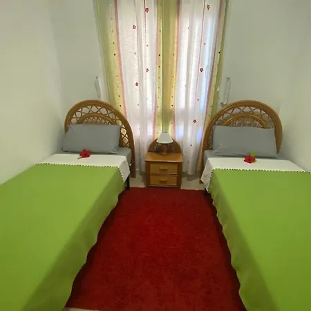 Spacious 2-bedroom *
